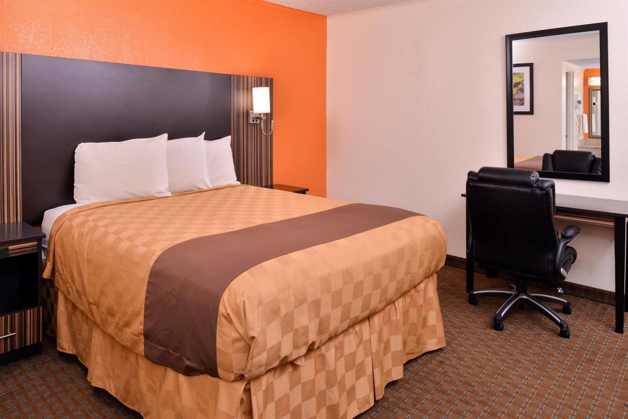 Americas Best Value Inn Ponca City Buitenkant foto